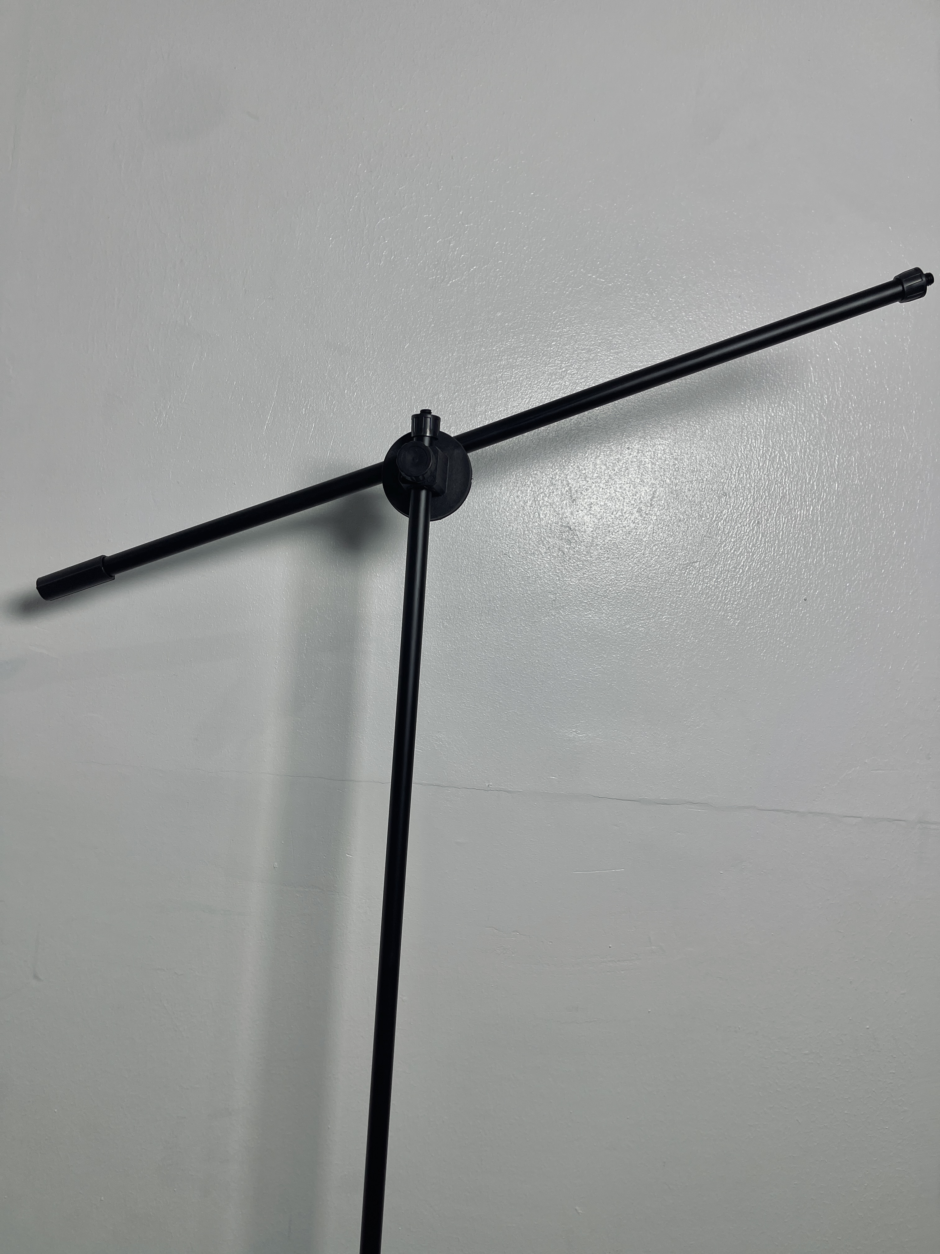 Mic tripod_
                        srcset=